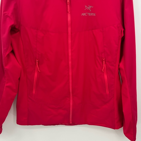 Arc’teryx Atom SL lightweight hooded jacket - Picture 5 of 13